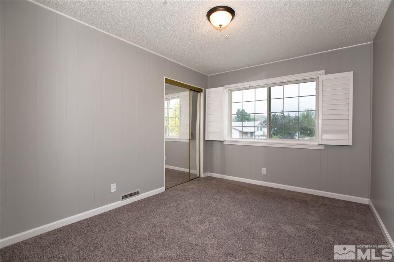 600 Akard Circle Reno, NV 89503 - Photo 16 of 25 an empty room with a window