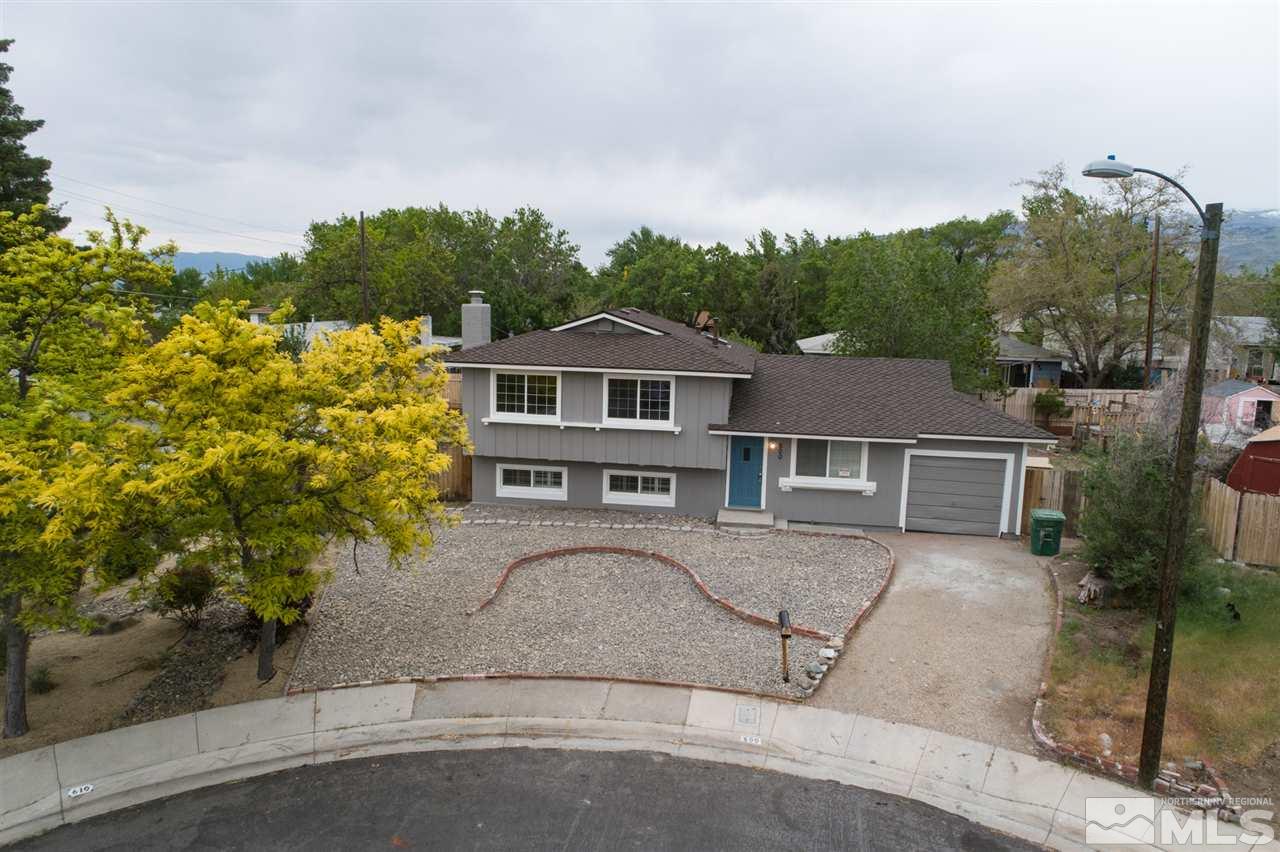 600 Akard Circle Reno, NV 89503 - Photo 4 of 25 front view of a house with a garden