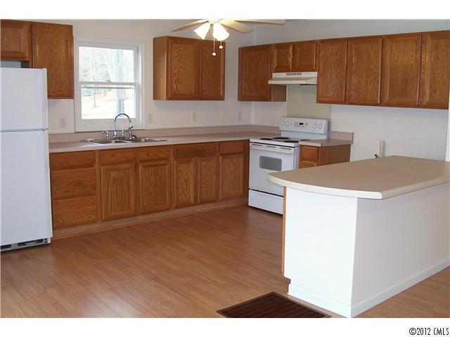 1033 Jackson Road Fort Lawn, SC 29714 - Photo 10 of 16 Gallery Image 10
