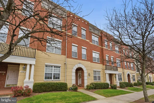 $569,000 | 43605 McDowell Square, Leesburg, VA 20176
