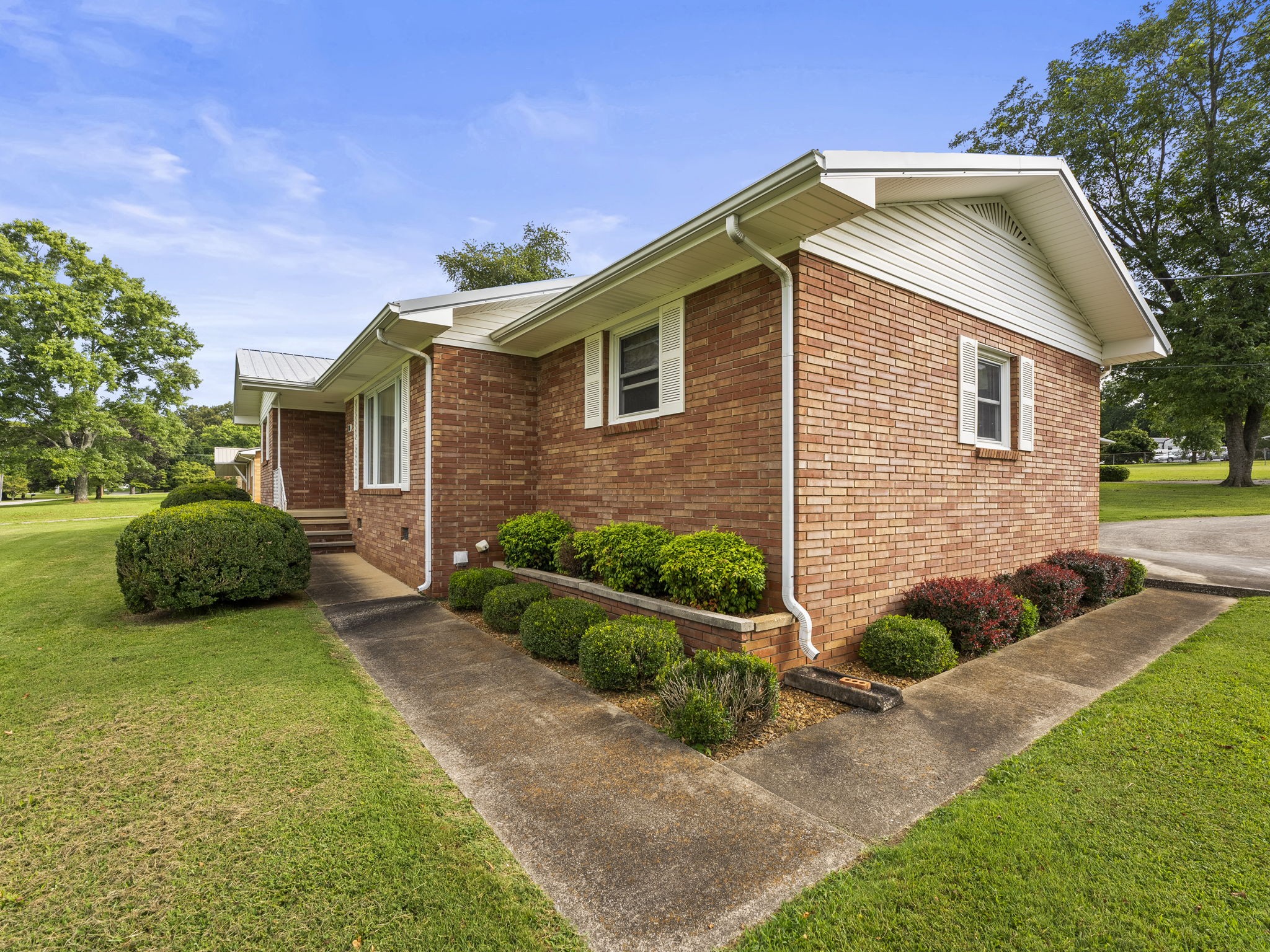 1111 Holders Cove Road Winchester, TN 37398 - Photo 7 of 33