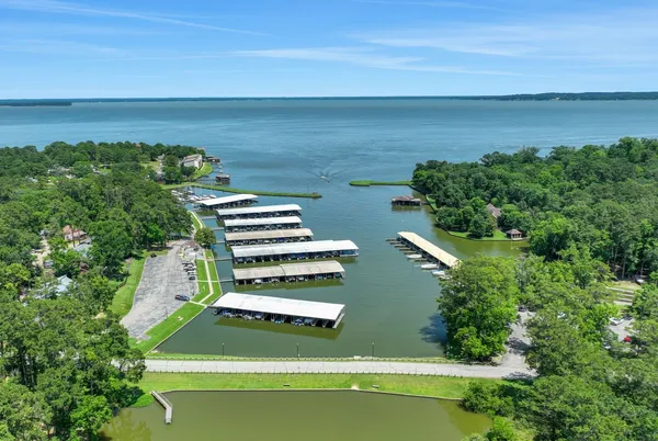 a view of a tennis court