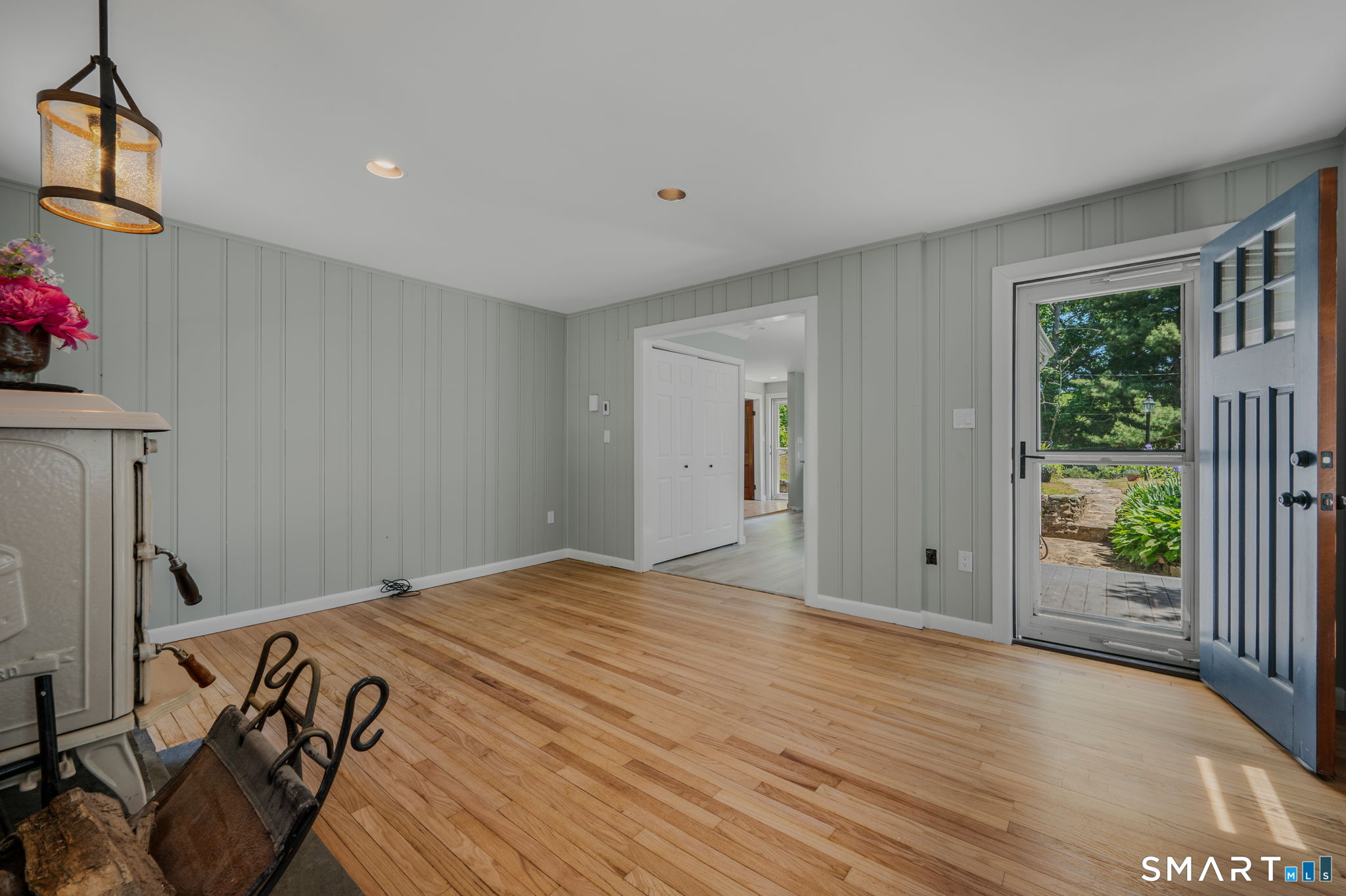 42 Shawandassee Road Waterford, CT 06385 - Photo 5 of 32