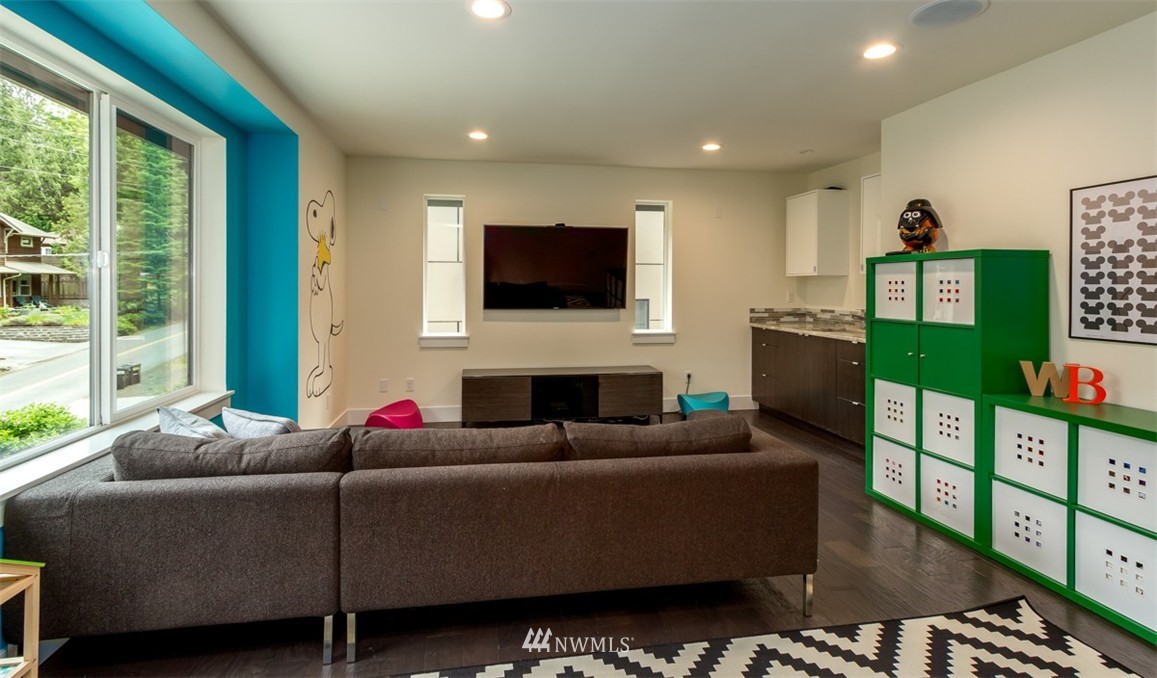 9293 Fletcher Bay Road Northeast Bainbridge Island, WA 98110 - Photo 22 of 25 Gallery Image 22