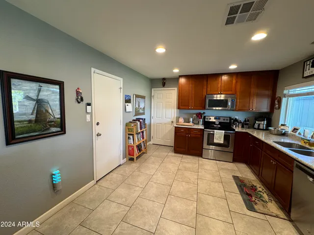 $2,700 | 2118 South Shannon Drive, Tempe, AZ 85282