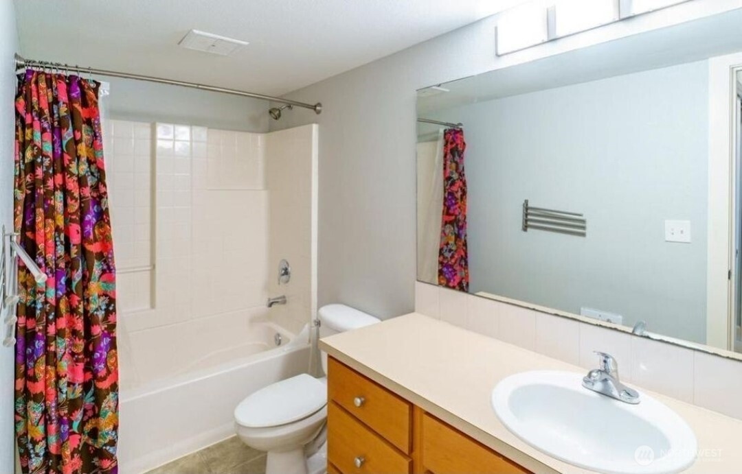 8025 234th Street Southwest, Unit 103 Edmonds, WA 98026 - Photo 9 of 13