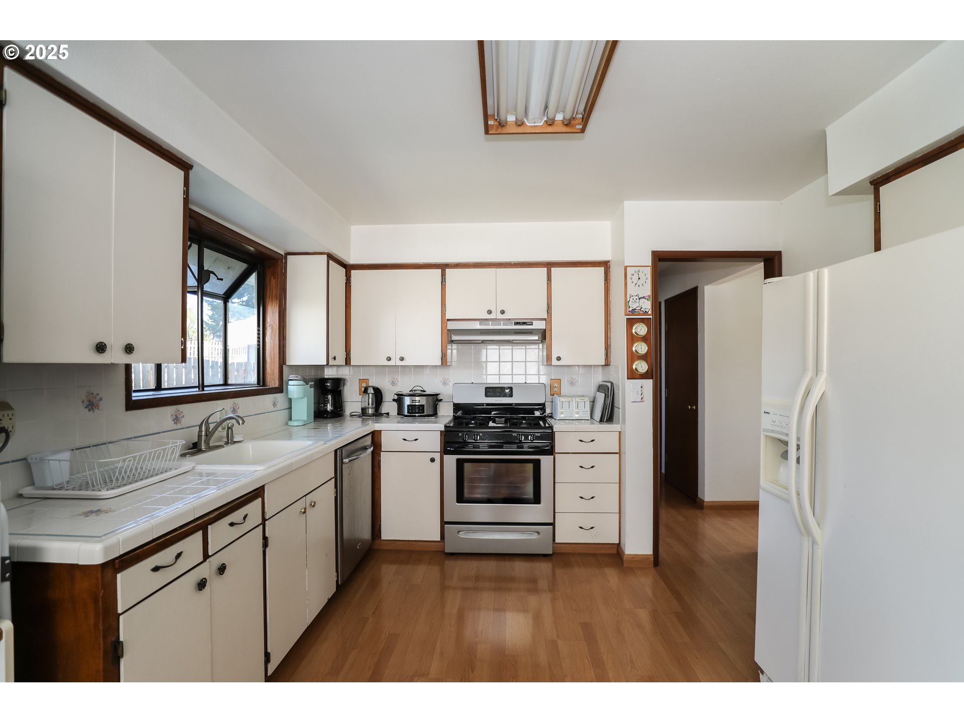 2085 Northwest 14th Street Gresham, OR 97030 - Photo 17 of 39