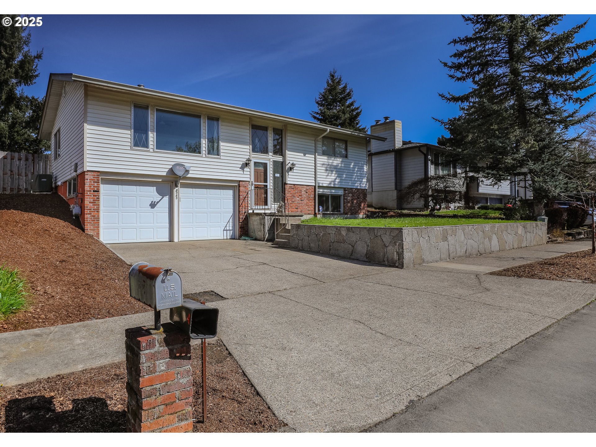2085 Northwest 14th Street Gresham, OR 97030 - Photo 2 of 39
