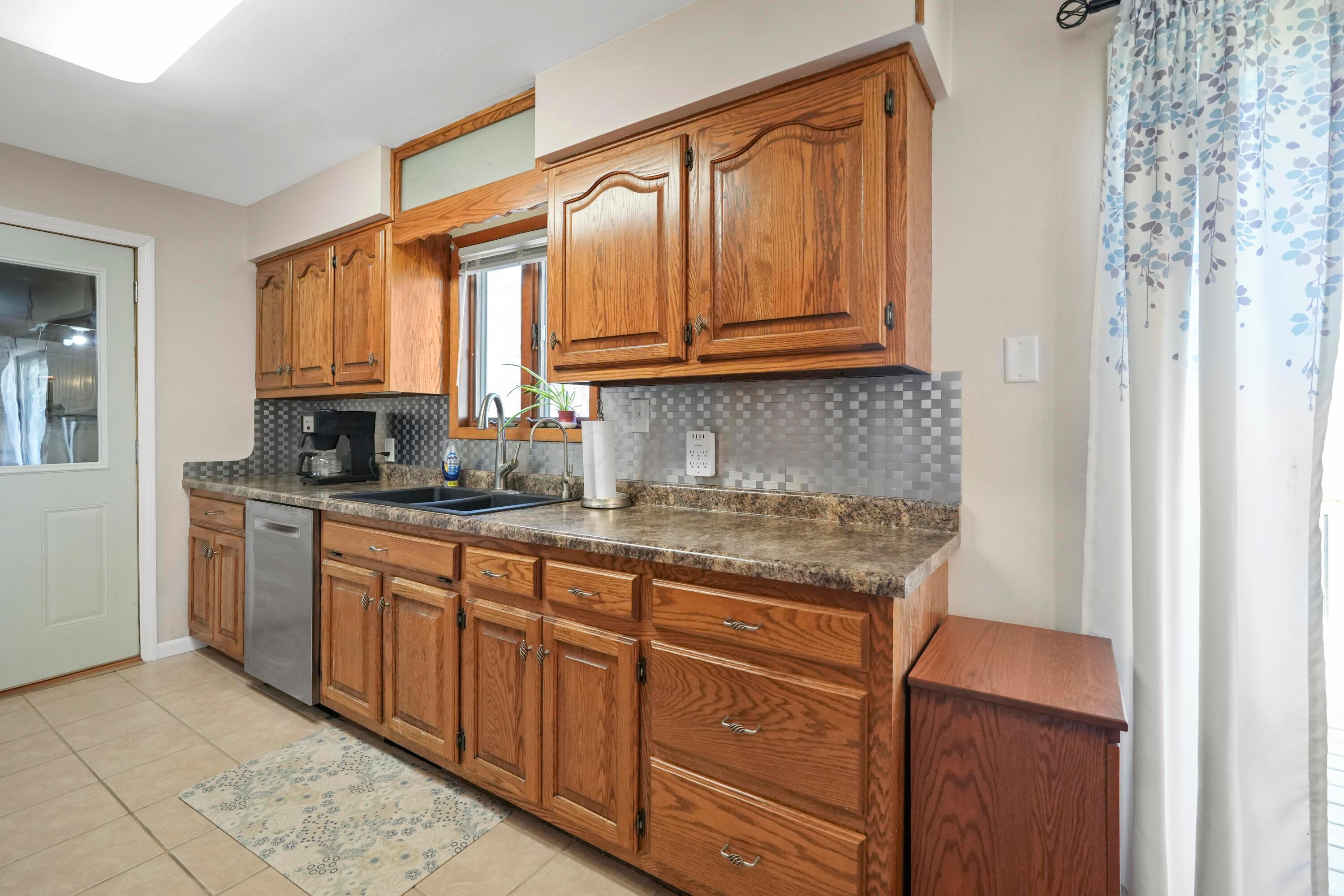 110 Hilltop Road Mansfield, OH 44906 - Photo 11 of 39 10