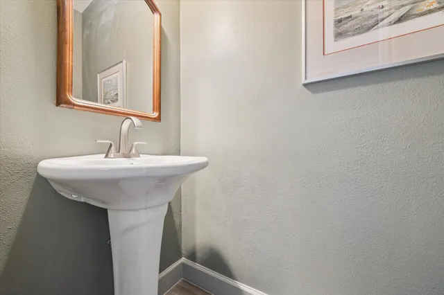 $330,000 | 727 Bunker Hill Road, Unit 36, Houston, TX 77024