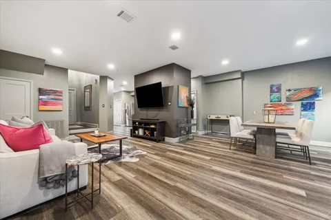 $330,000 | 727 Bunker Hill Road, Unit 36, Houston, TX 77024