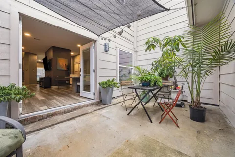 $330,000 | 727 Bunker Hill Road, Unit 36, Houston, TX 77024