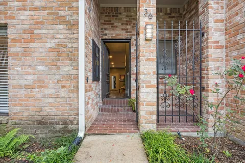 $330,000 | 727 Bunker Hill Road, Unit 36, Houston, TX 77024