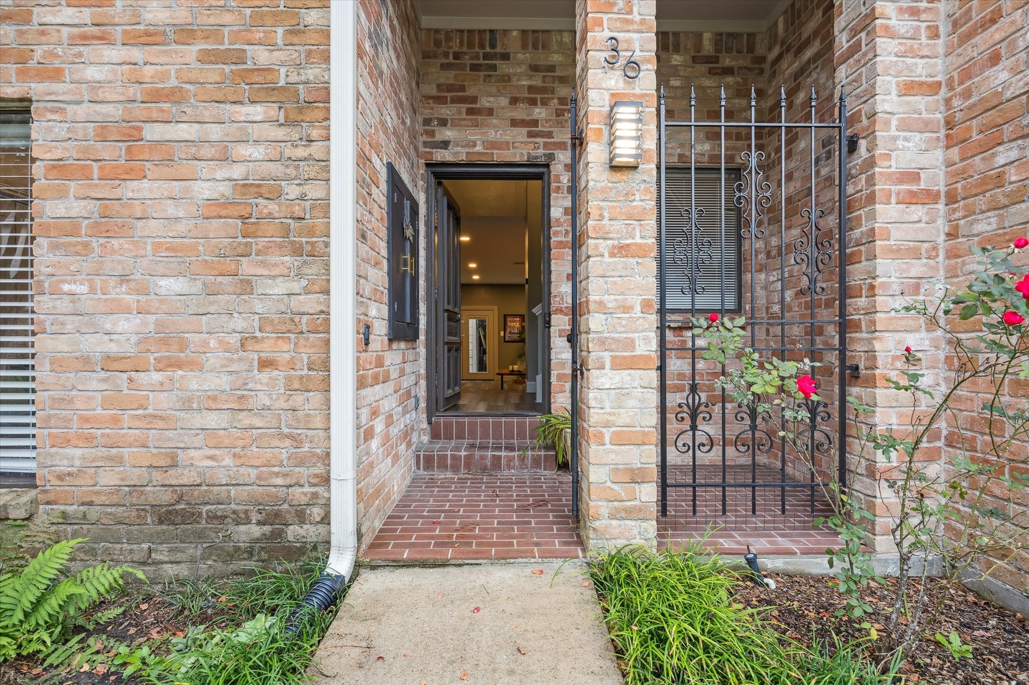 727 Bunker Hill Road, Unit 36 Houston, TX 77024 - Photo 2 of 30