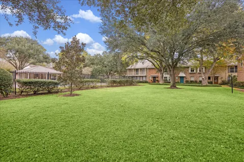 $330,000 | 727 Bunker Hill Road, Unit 36, Houston, TX 77024
