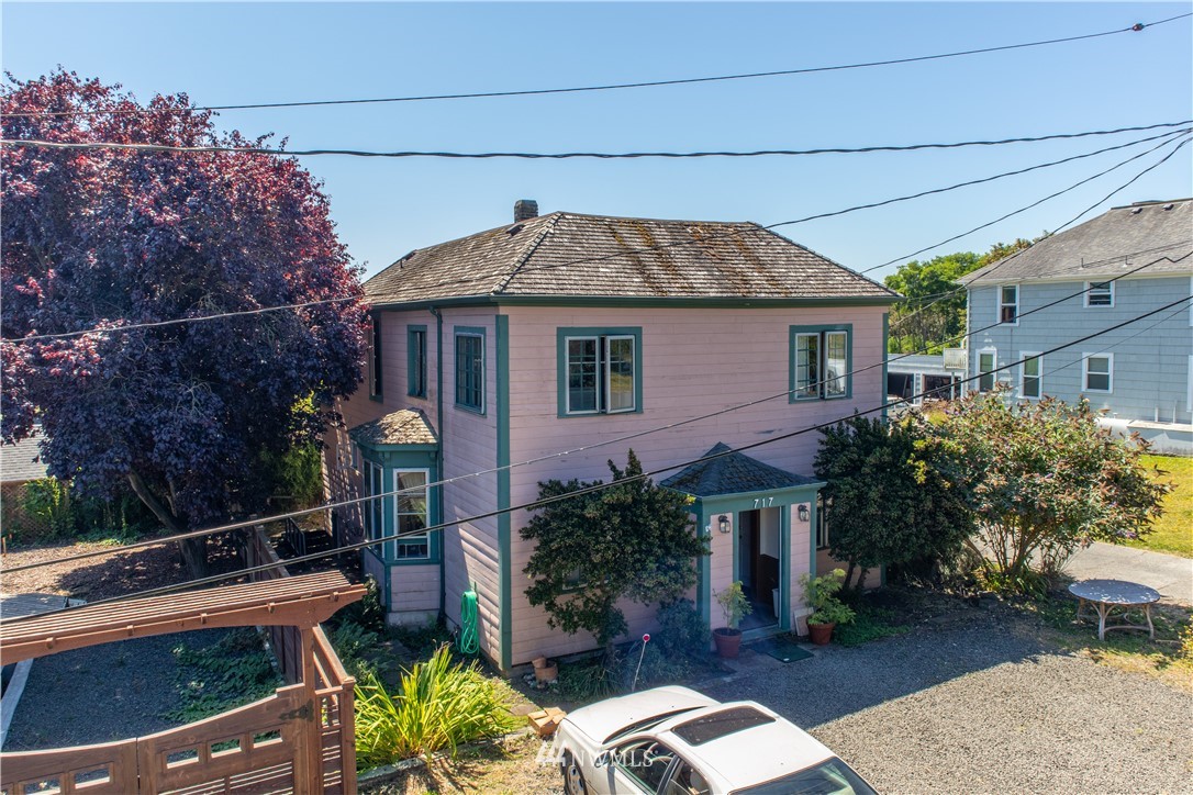 717 Franklin Street Port Townsend, WA 98368 - Photo 25 of 25 a view of backyard with outdoor seating and plants