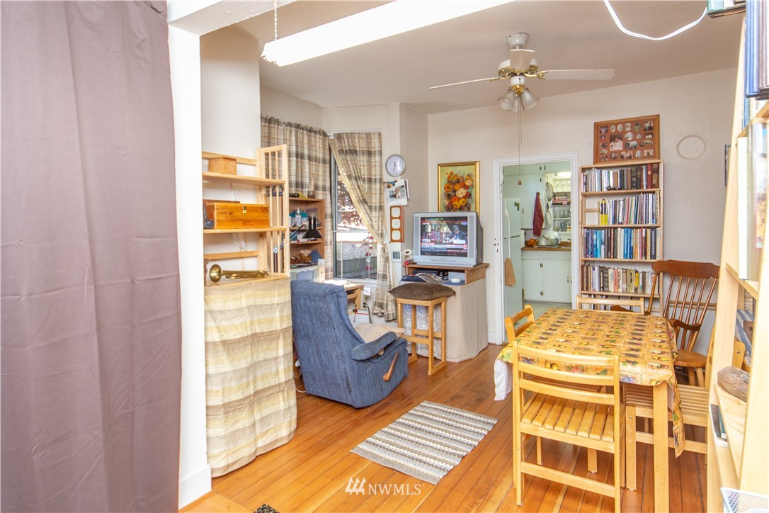 717 Franklin Street Port Townsend, WA 98368 - Photo 4 of 25