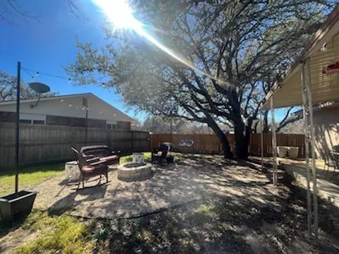 $2,150 | 302 Medio Vista Drive, Kerrville, TX 78028