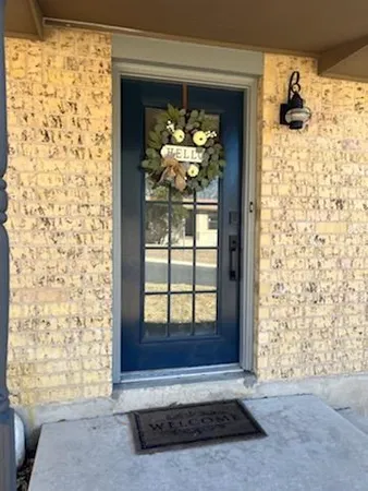 $2,150 | 302 Medio Vista Drive, Kerrville, TX 78028