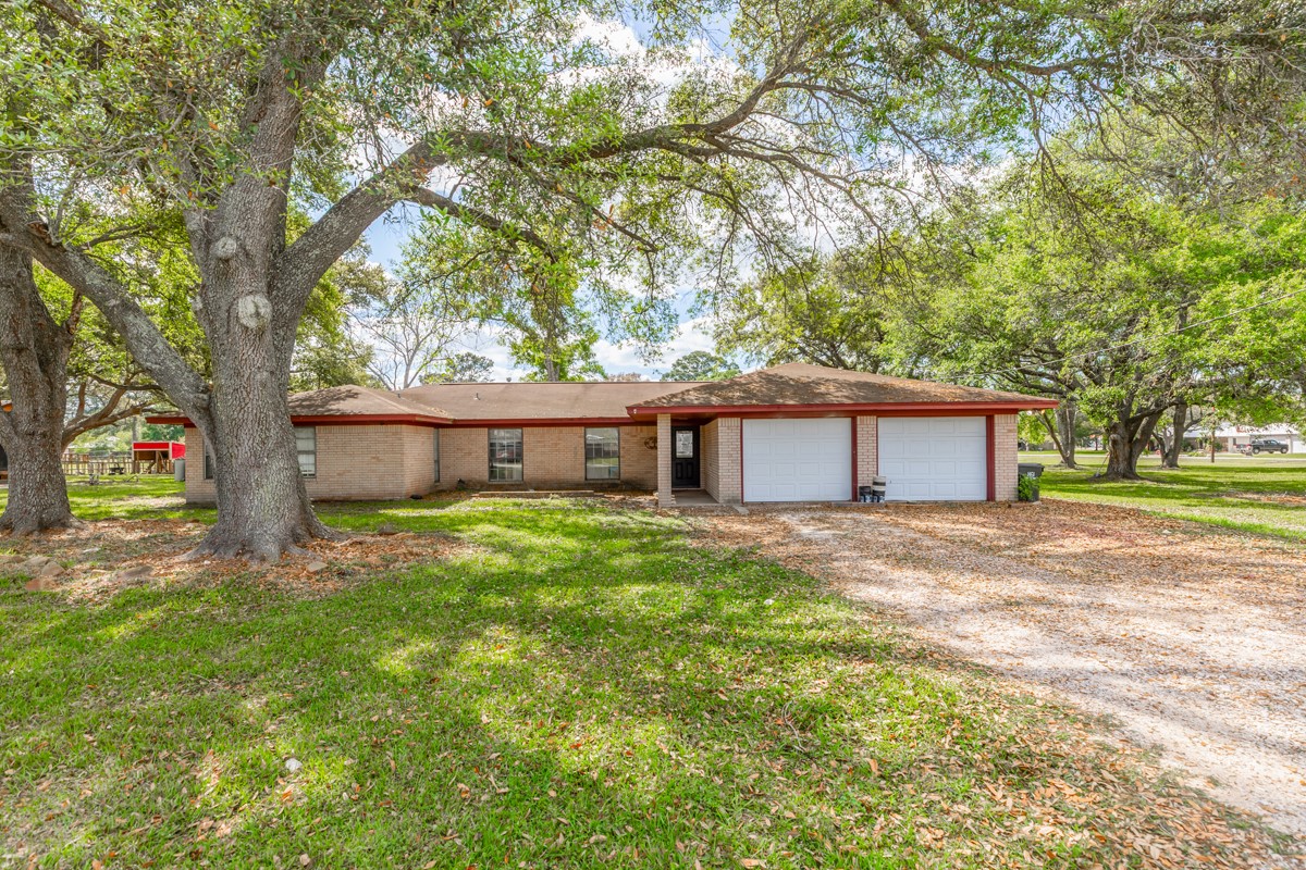 15838 Phend Road Hamshire, TX 77622 - Photo 1 of 38