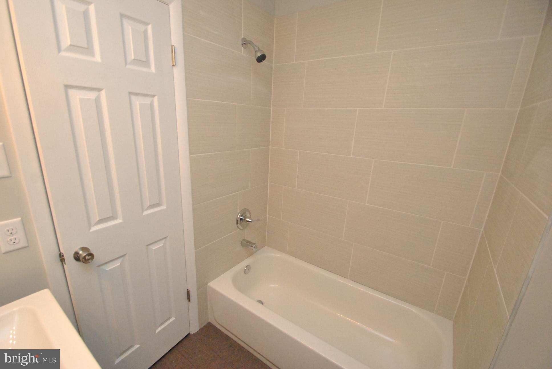 25 Open Gate Court Baltimore, MD 21236 - Photo 21 of 29 2ND FULL HALL BATH UPPER LEVEL