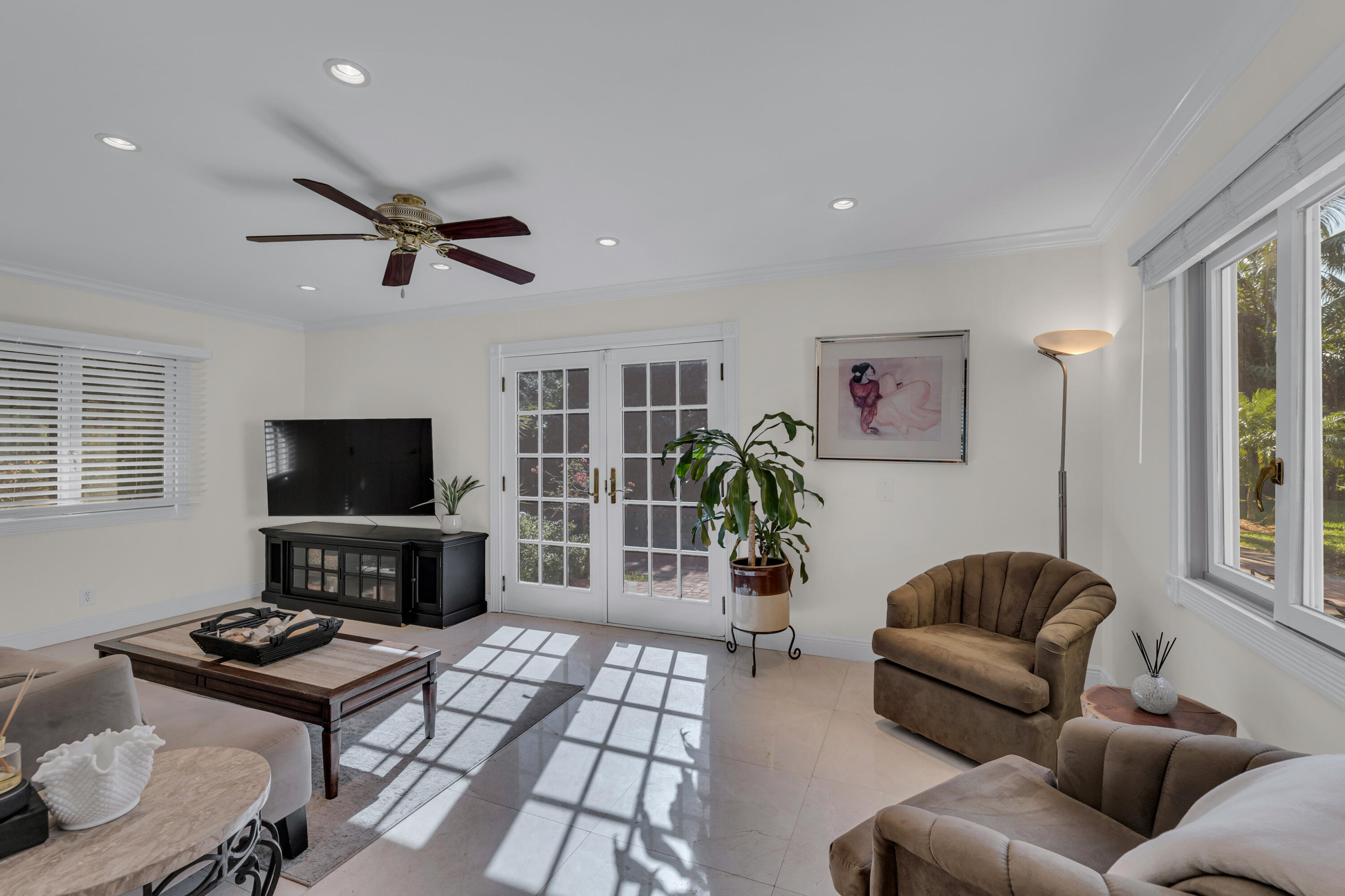 774 Oleander Street Boca Raton, FL 33486 - Photo 16 of 39 Family room