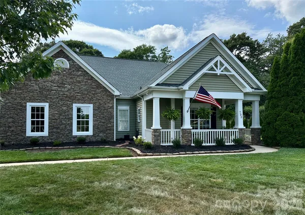 $649,750 | 793 Seipel Drive, Denver, NC 28037