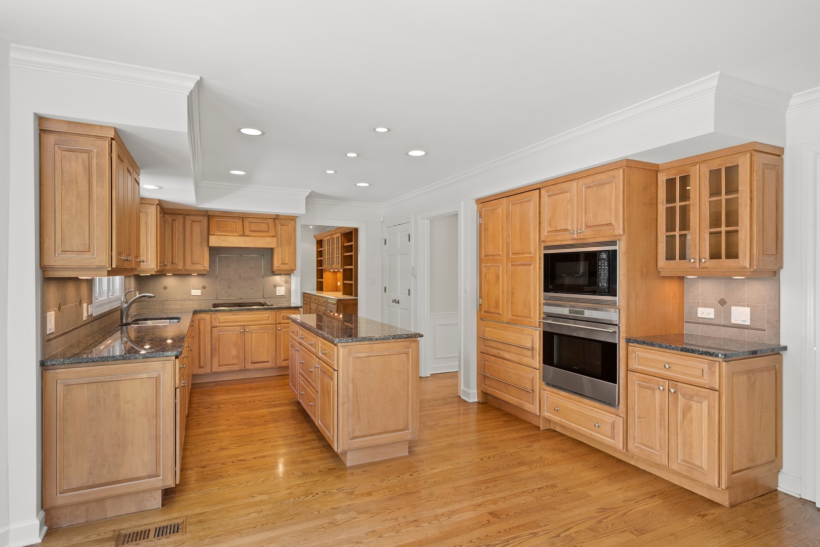 60 Bath And Tennis Club Road Lake Bluff, IL 60044 - Photo 13 of 29