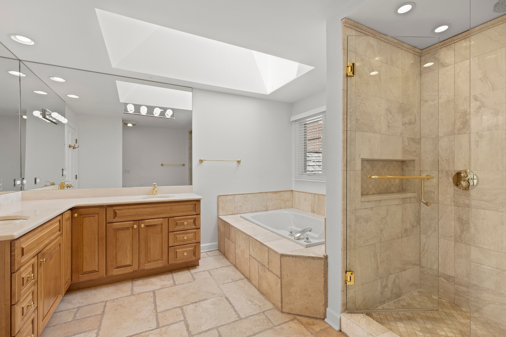 60 Bath And Tennis Club Road Lake Bluff, IL 60044 - Photo 20 of 29