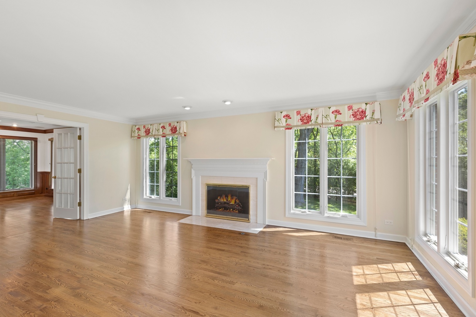 60 Bath And Tennis Club Road Lake Bluff, IL 60044 - Photo 4 of 29