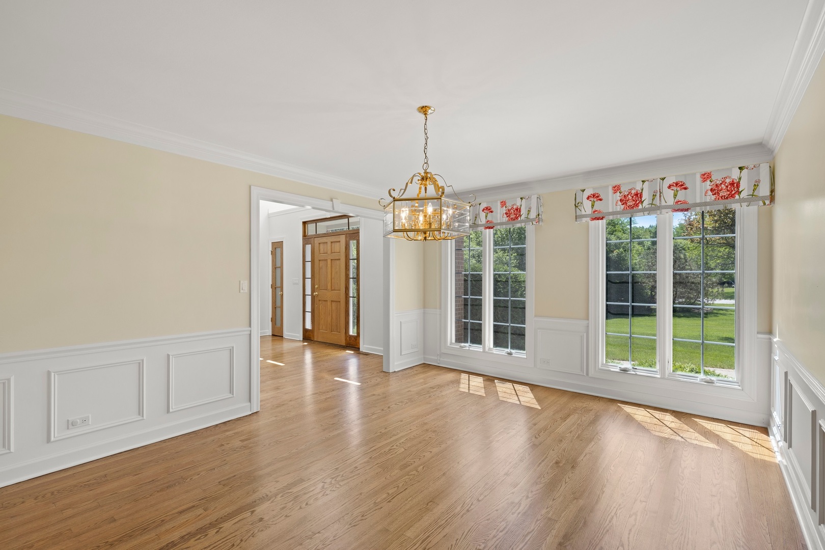 60 Bath And Tennis Club Road Lake Bluff, IL 60044 - Photo 5 of 29