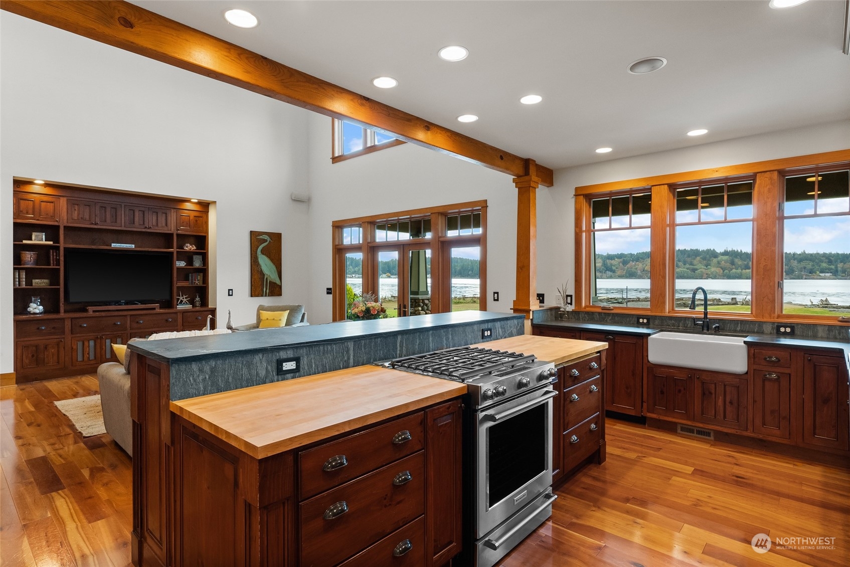 6920 East Grapeview Loop Road Allyn, WA 98524 - Photo 8 of 40 Gallery Image 8