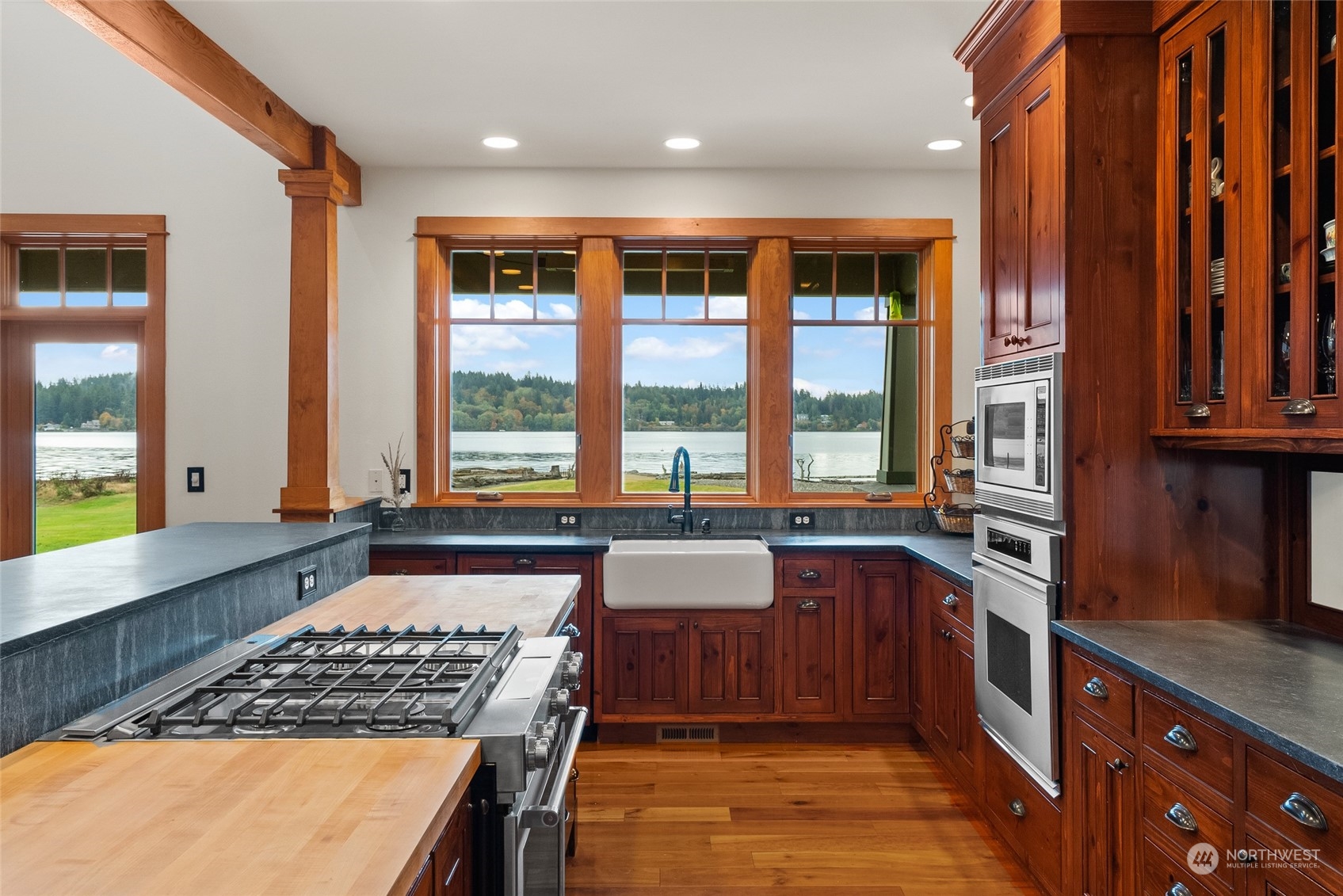 6920 East Grapeview Loop Road Allyn, WA 98524 - Photo 9 of 40 Gallery Image 9