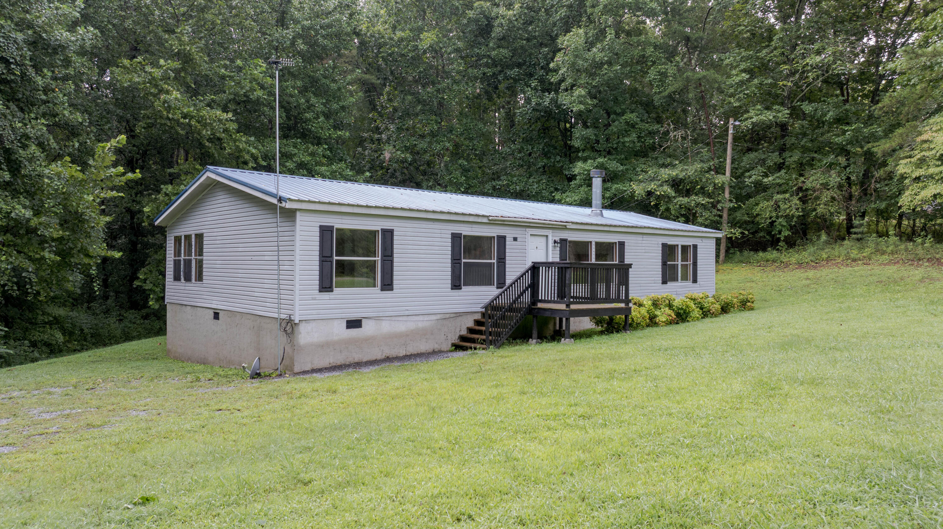 316 Len Mar Road Spring City, TN 37381 - Photo 1 of 36 Front of Home