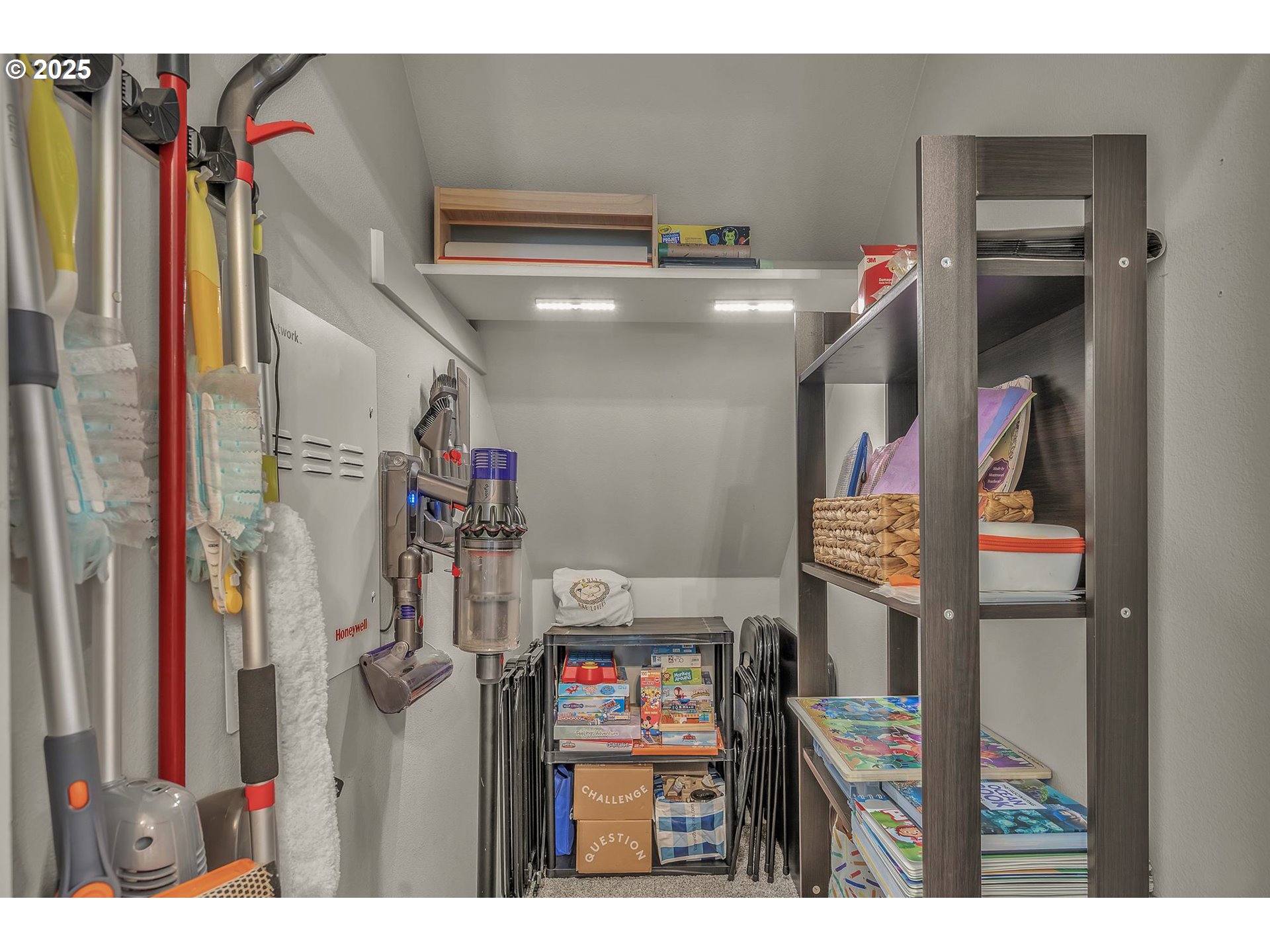 35120 Burt Road St. Helens, OR 97051 - Photo 24 of 27 a utility room with dryer and washer