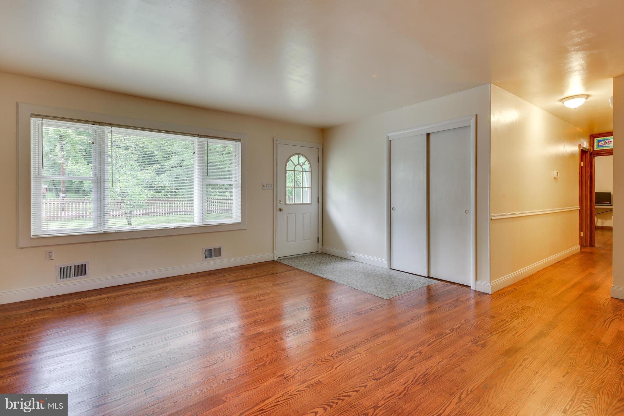 8433 Jacobs Road Severn, MD 21144 - Photo 4 of 30 Living Room