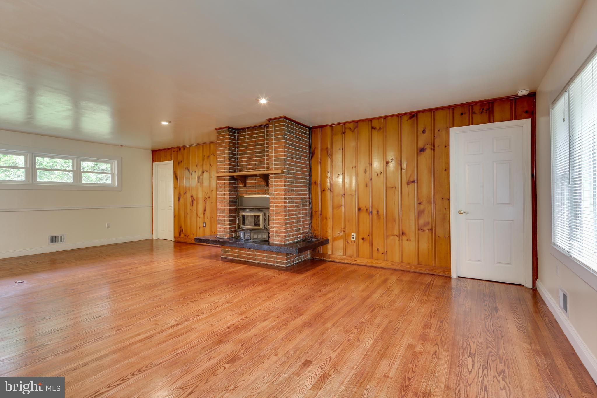 8433 Jacobs Road Severn, MD 21144 - Photo 6 of 30 Living Room