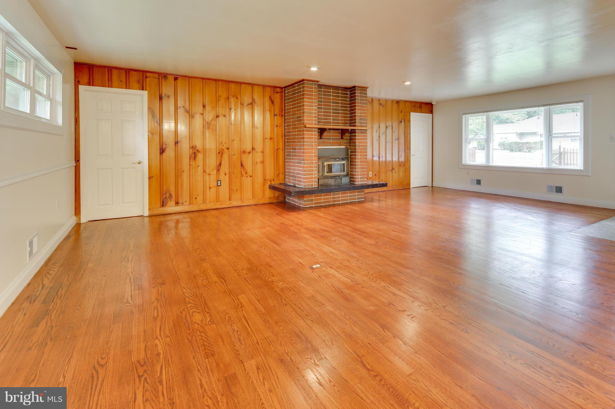 8433 Jacobs Road Severn, MD 21144 - Photo 8 of 30 Living Room