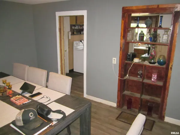 $99,900 | 303 West Market, Forest City, IL 61532