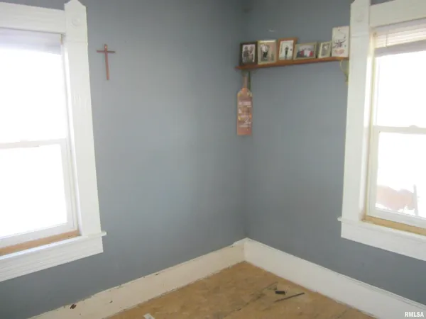 $99,900 | 303 West Market, Forest City, IL 61532