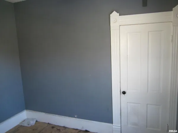 $99,900 | 303 West Market, Forest City, IL 61532