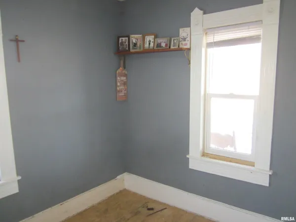 $99,900 | 303 West Market, Forest City, IL 61532