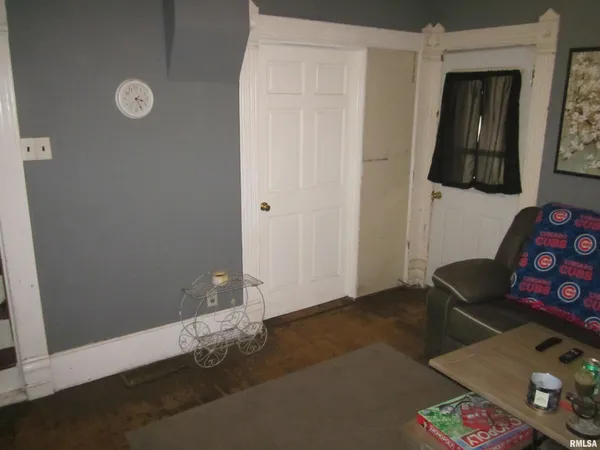 $99,900 | 303 West Market, Forest City, IL 61532