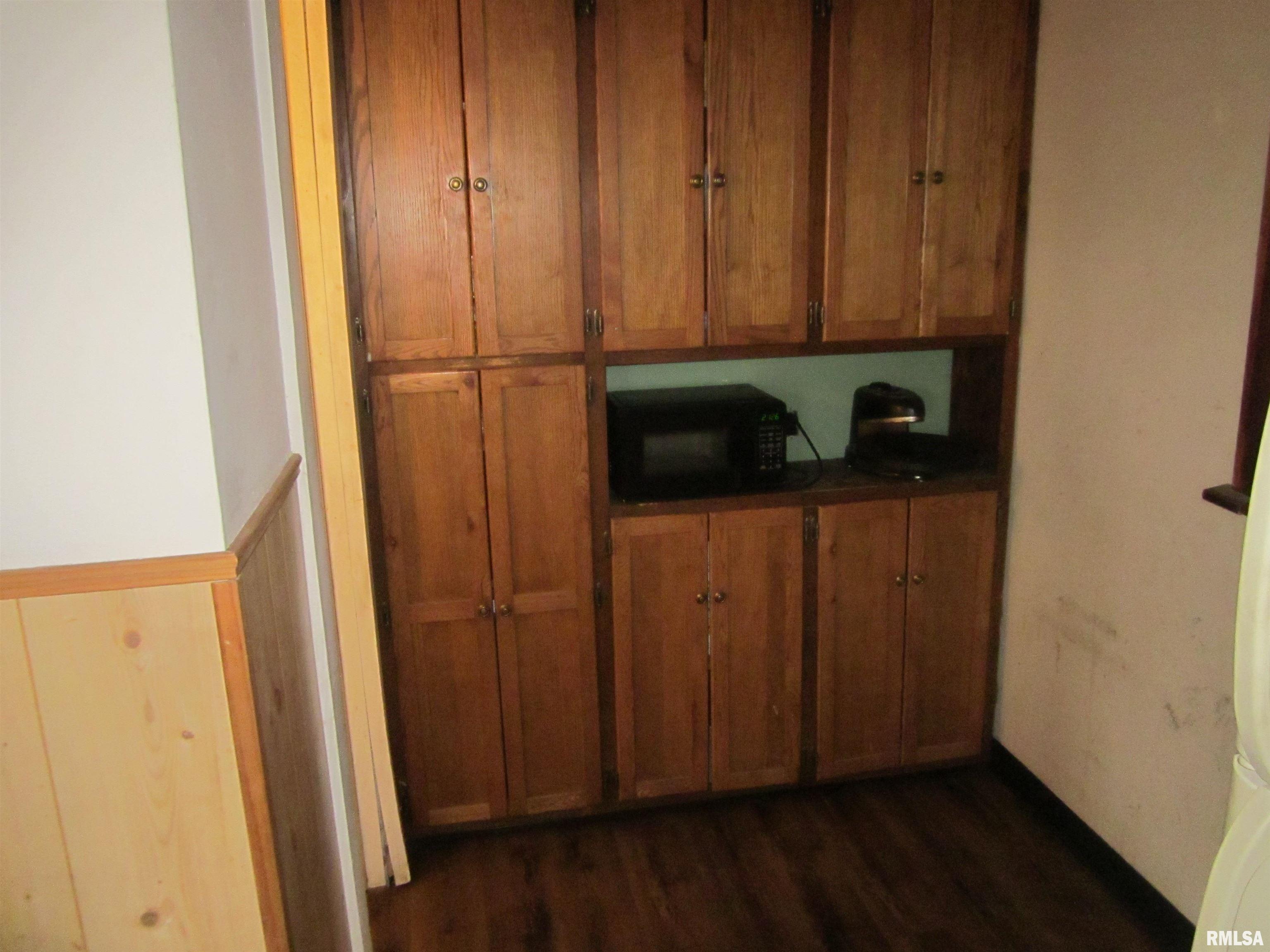 303 West Market Forest City, IL 61532 - Photo 8 of 34