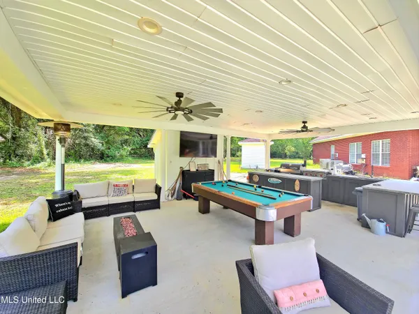 $719,000 | 17500 Goff Farm Road, Moss Point, MS 39562