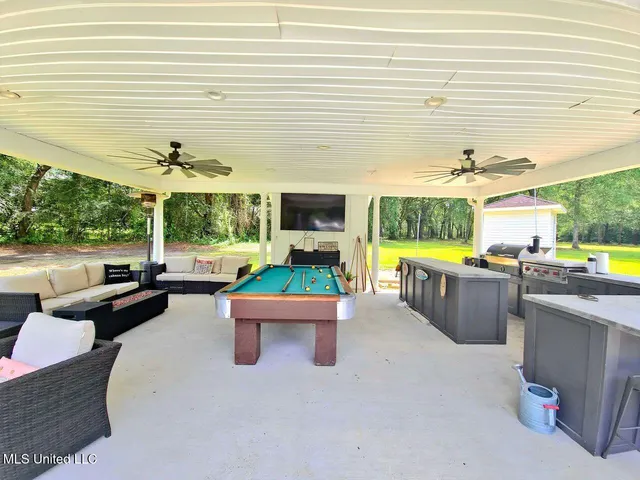 $719,000 | 17500 Goff Farm Road, Moss Point, MS 39562