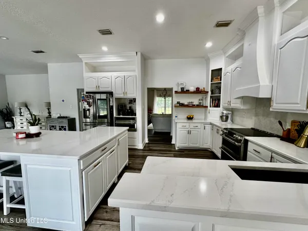 $719,000 | 17500 Goff Farm Road, Moss Point, MS 39562