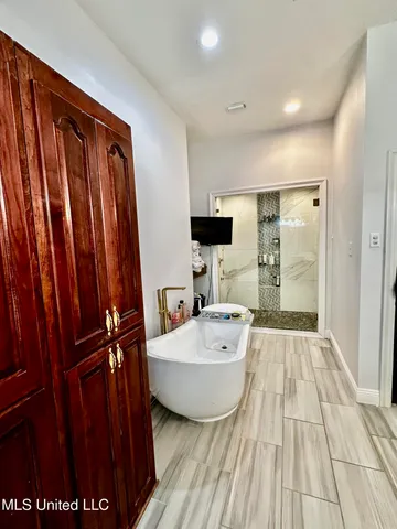 $719,000 | 17500 Goff Farm Road, Moss Point, MS 39562