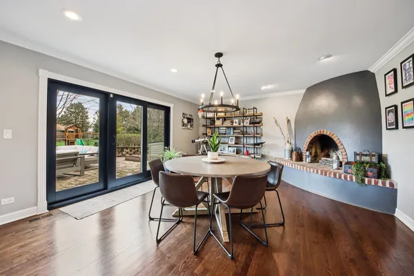 $1,225,000 | 1980 West Clover Drive, Inverness, IL 60067