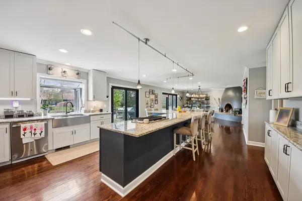 $1,225,000 | 1980 West Clover Drive, Inverness, IL 60067